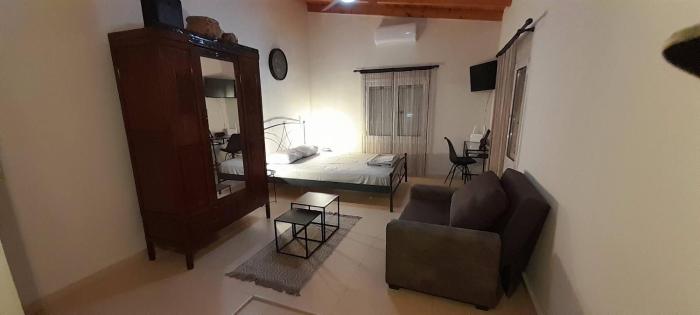 Ktima Rodies in Neochori Zacharo