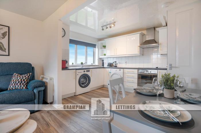 Golf Road Apartment - Grampian Lettings