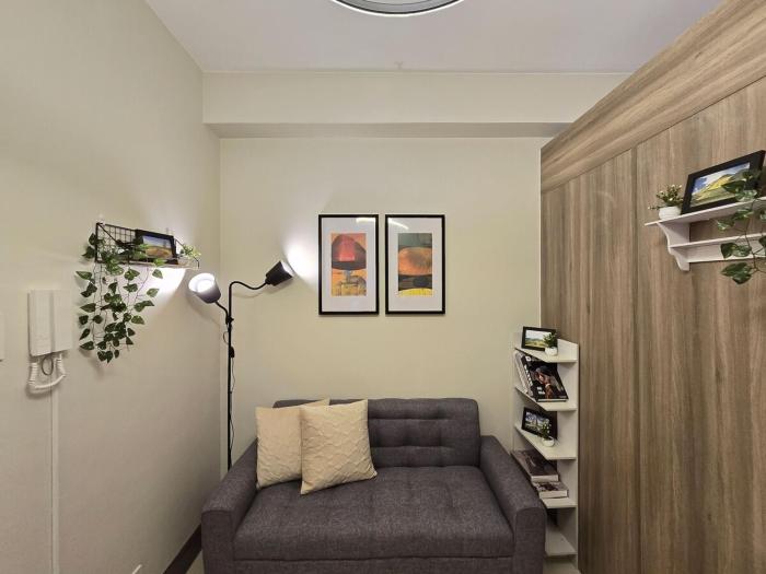 1BR Condotel with Balcony at FAME Residences #FM44-1