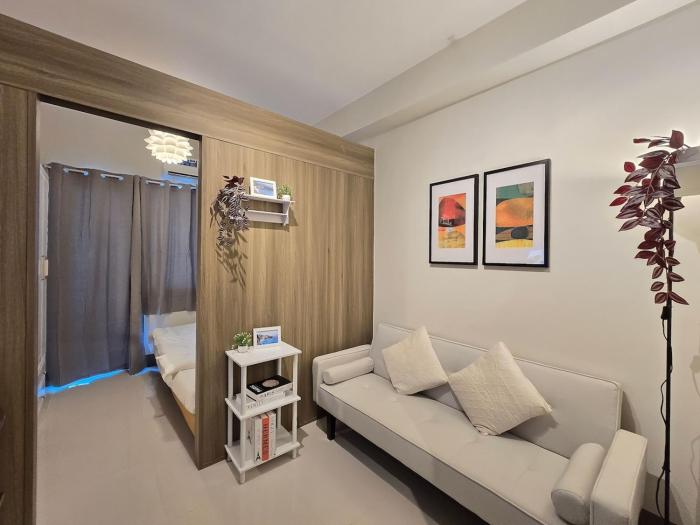 1BR Condotel with Balcony at FAME Residences #FM61-1