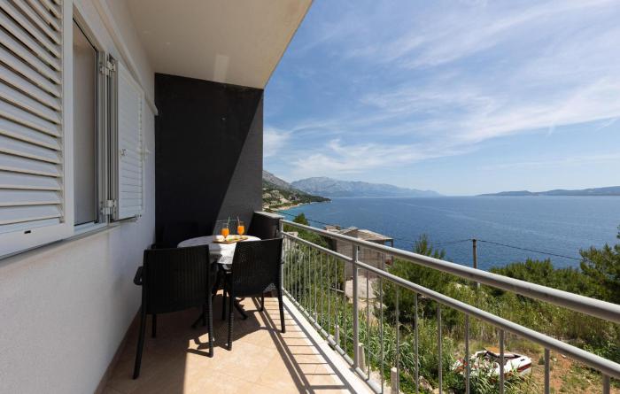 Stunning Apartment In Omis