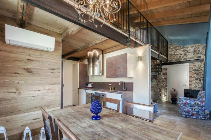 CORTE MONTELEONE - Regarda Travel