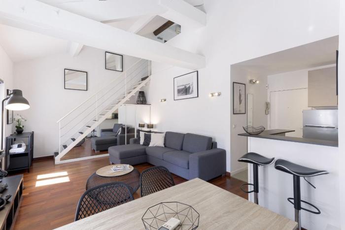 Rue Lafontaine by Halldis