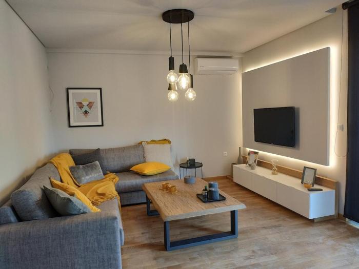 Athenean Riviera Posh Apartment