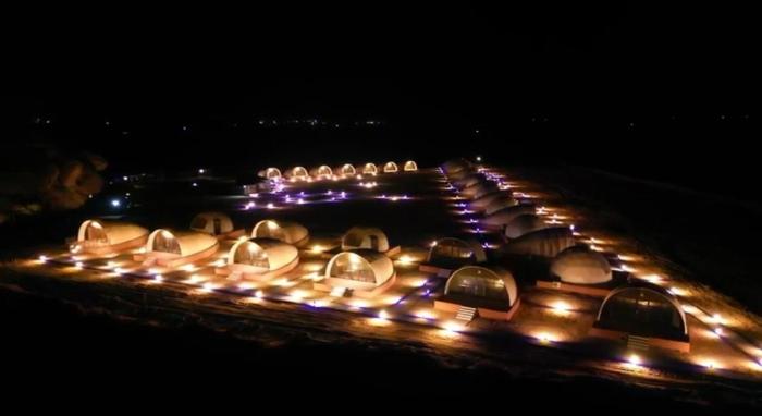 Moon night camp