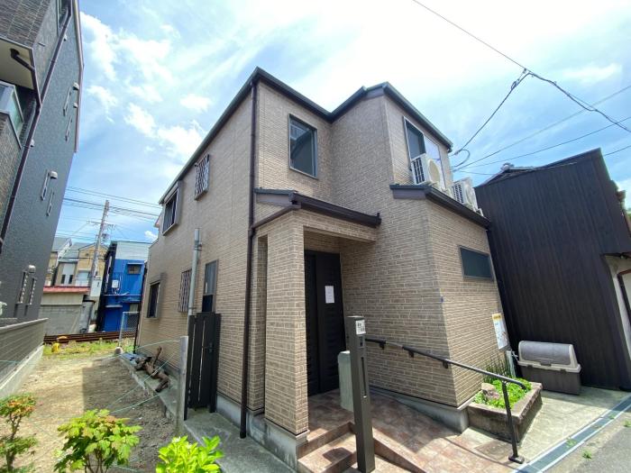 Easy to access Namba Dotonbori Nihonbashi airport