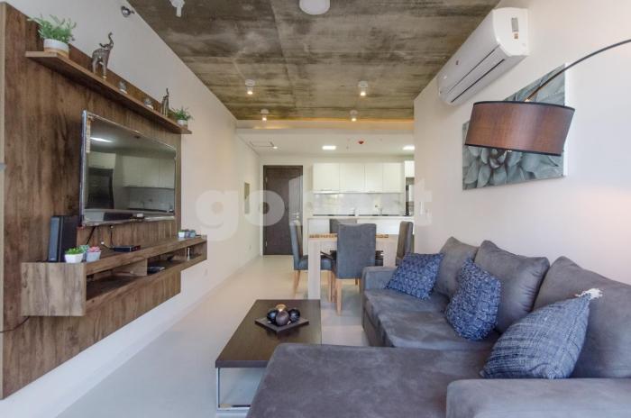 Apartment located steps from Shopping del Sol