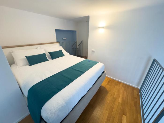 Design apartment a 2-minute walk from Maciachini metro station