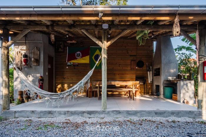 Cabanas relaxantes perto da Praia do Rosa - PRJ