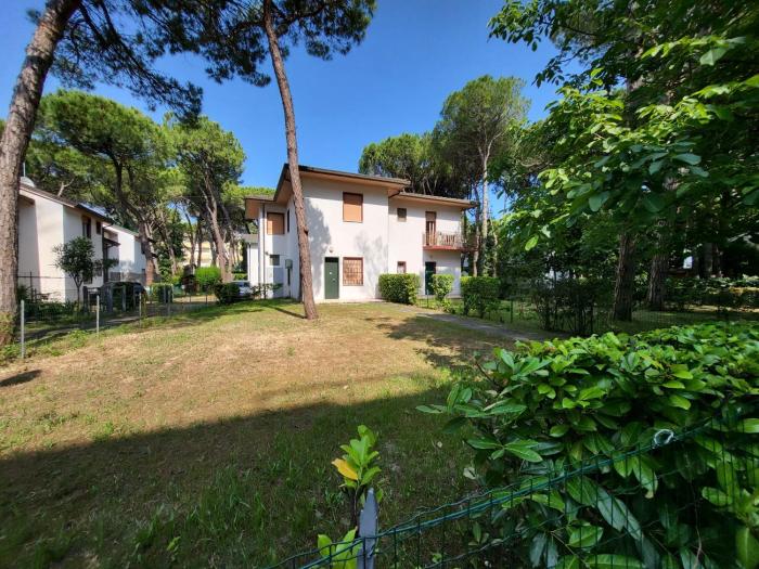 Jolly family apartments