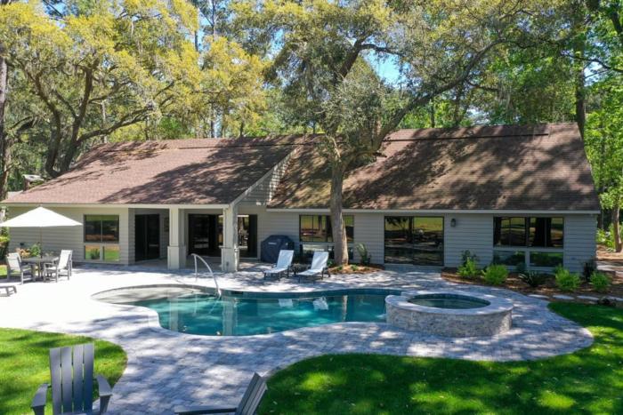 Spacious Pet-Friendly Home Sea Pines Golf Views