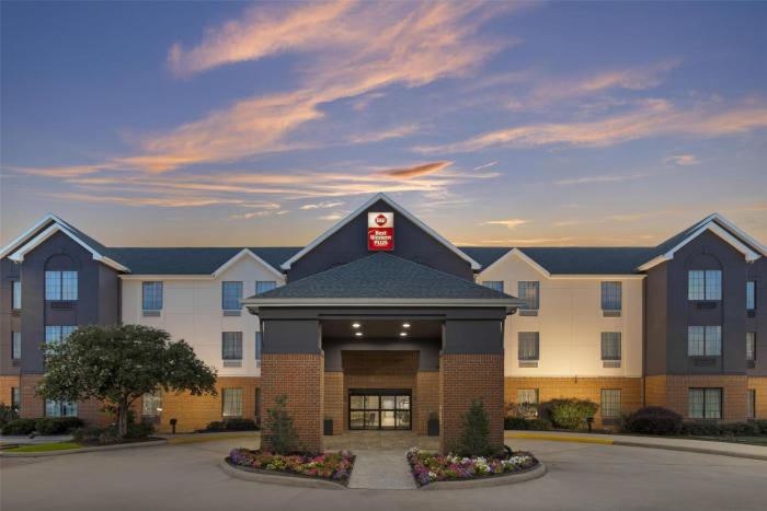 Best Western Plus Executive Hotel & Suites