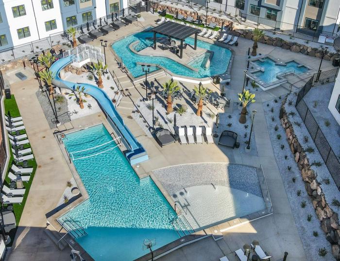 The Retreat at Coral Springs Resort