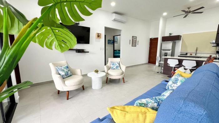 Macaw House with private pool in Arenas Herradura