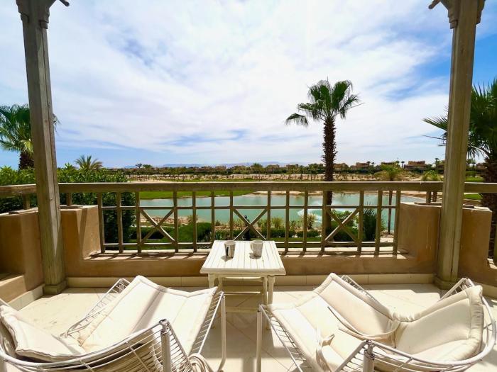 Modern 4BDR duplex Lagoon View in Einbay