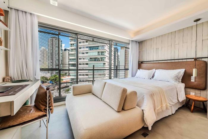 Apto Alto Padrão c Piscina no Rooftop - PG716