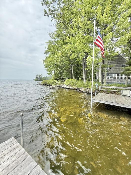 PARADISE POINT LIMIT 10 cottage