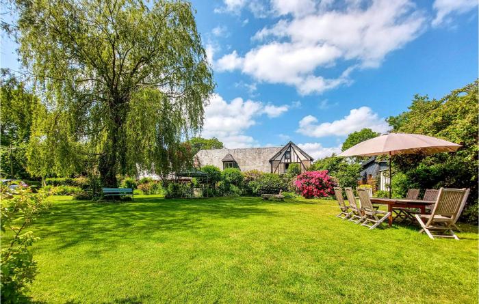 Beautiful Home In Thierville With Wifi