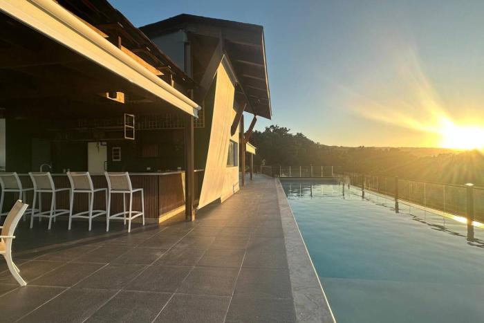 Peaceful 2BR 2BA in Bonita with Pool and Palm Tree Views