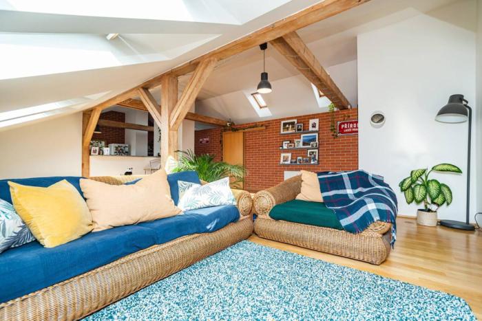 Bright and airy apartment in unique suburb