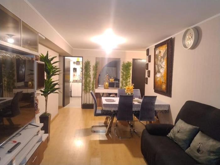 Depa con estacionamiento 3 dorm en Av Brasil