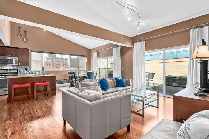 Large 3 Bedroom 40 Foot Terrace