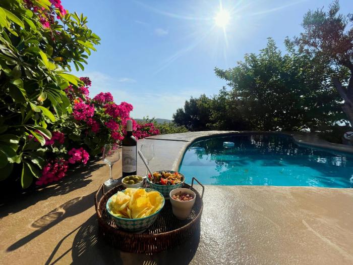 Kalliberry Cycladic Stone House Elissavet with private pool, nice view and fantastic sunsets