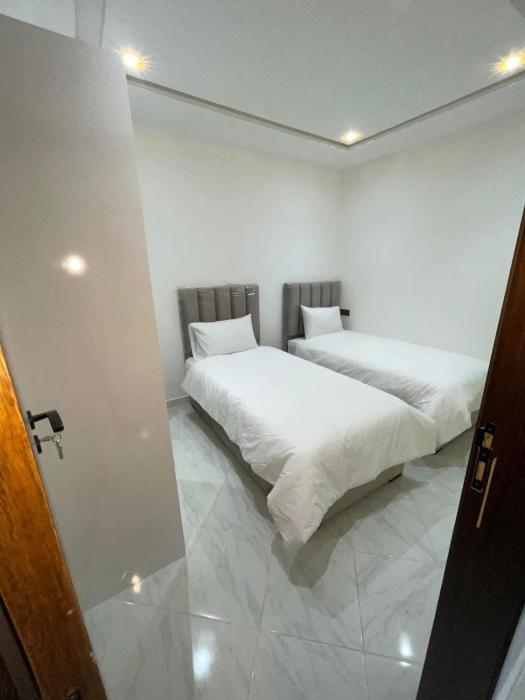 شقة جديدة واسعة للكراء اليومي بمدينة مرتيل