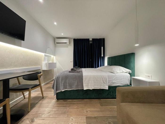 Le petite Central Studio Apartments