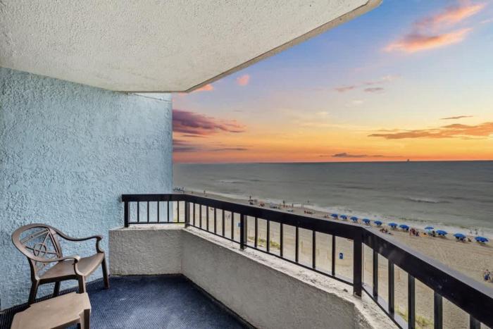 Oceanfront KingAmenities Pools W69