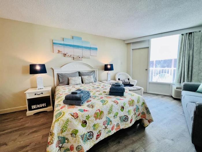 Peaceful Beach View Condo Pool FREE Tickets B49