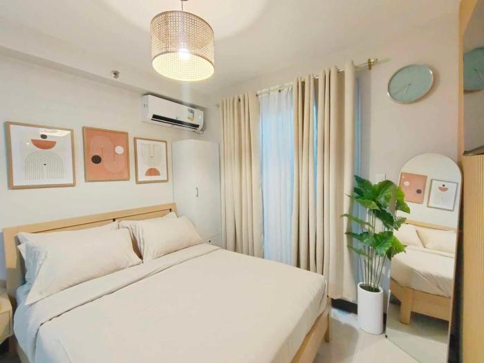 Aunt & Niece Condo Studio