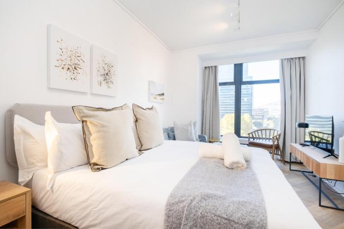 Zeeland Pier 607- 6th Floor Studio near CTICC with Onsite Parking