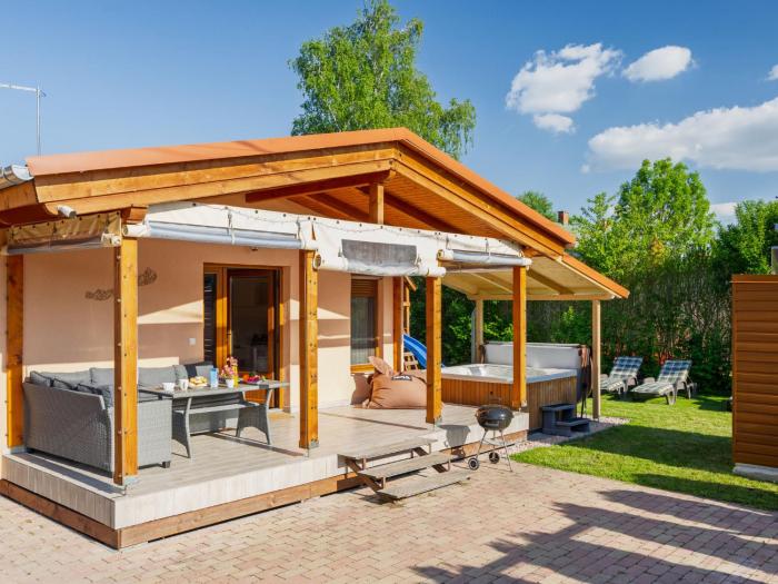 Holiday Home Hullám by Interhome
