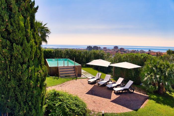 Villa Sabrina with Sea View, Pool, Parking