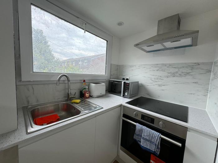 Newly Refurbished 2BD Flat Close to ExCel London