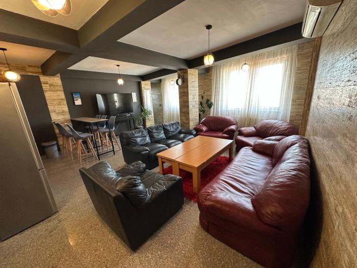 Central Residence - Studio & 3BR Apartment Near Beach