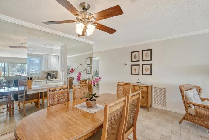 Crescent Royale Condominiums 115