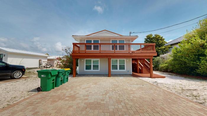 Canal Breeze Cottage