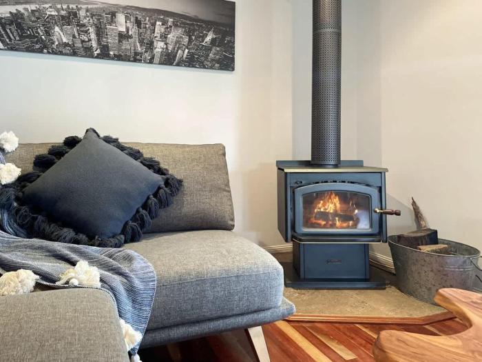 Tranquil Escape with Beautiful Mountain Views