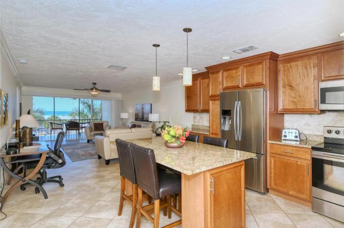 Crescent Royale Condominiums 315