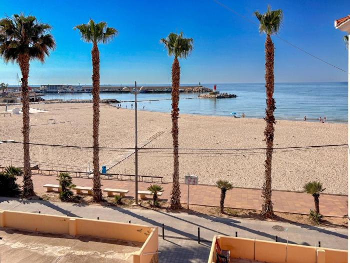 Stylish Seafront Apartment