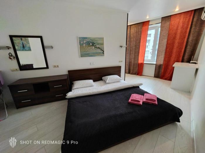 2 кімнатна студія біля ТРЦ Гулівер