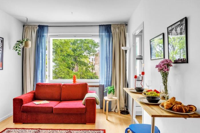 Light-Filled Gem Bathtub 200m tram bus Wi-Fi