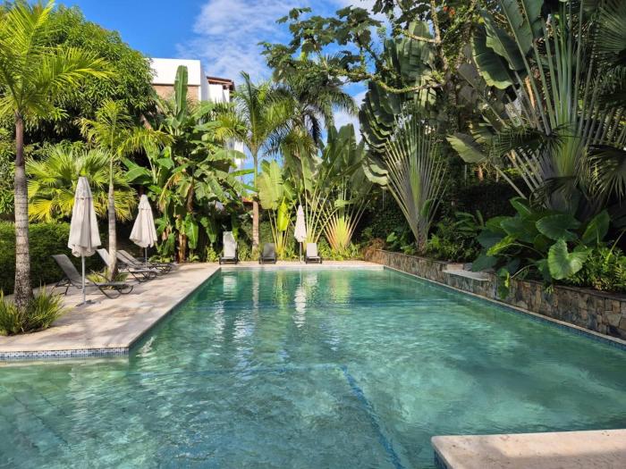 Punta Popy 3BR Duplex with Pool, Walk to Beach