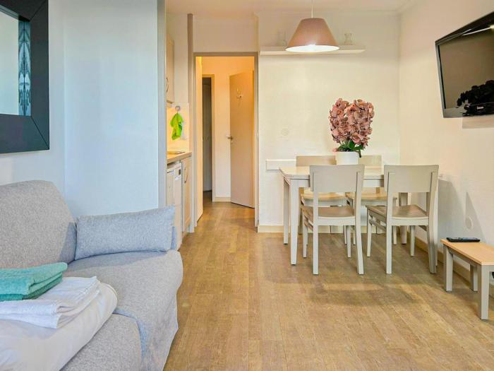 Ange Gardien - AC, Parking, Piscine