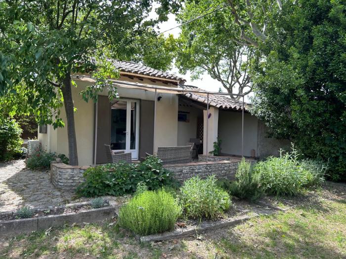 Studio indépendant avec jardin