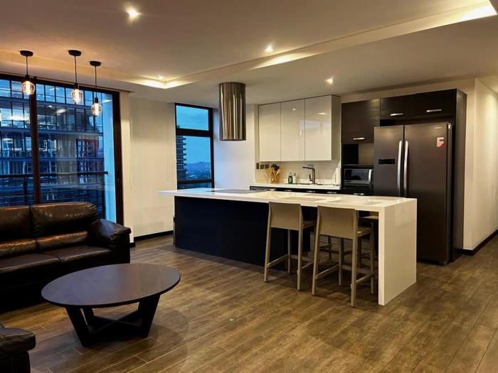 Cozy and Centric Apartment in Zone 10, Fontabella Square