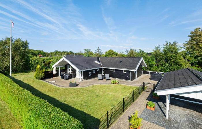 3 Bedroom Cozy Home In Hemmet