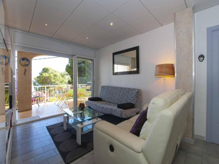 Apartment in Roses with Sea Views & Pool